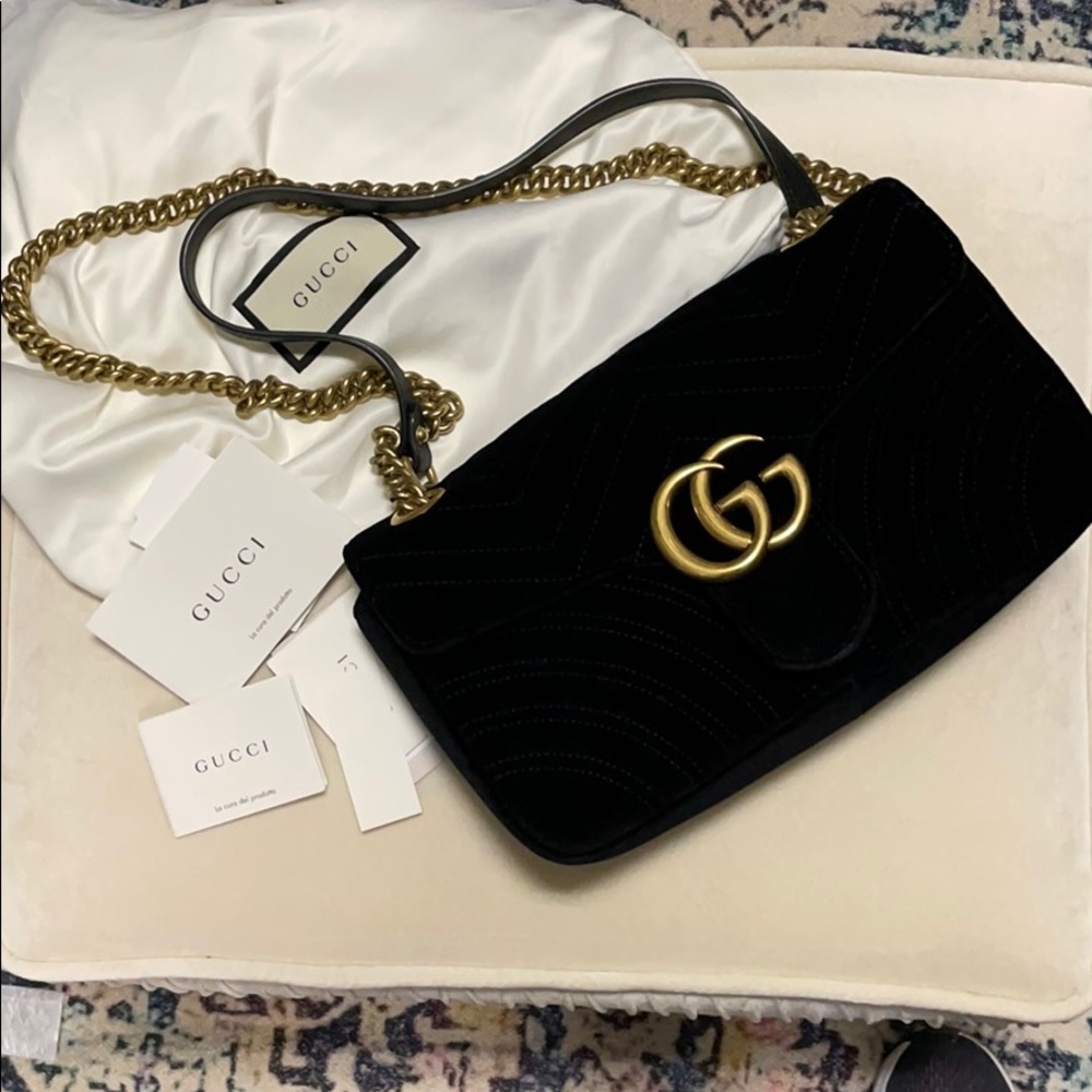 Gucci GG Marmont Matelassé Velvet Shoulder bag.